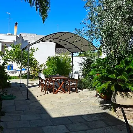 Borgo Dei Filitti - Artistico - Piscina Solarium & Enoteca Palmariggi