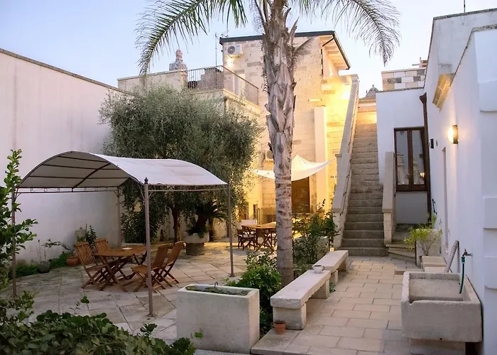 Borgo Dei Filitti - Artistico - Piscina Solarium & Enoteca Palmariggi